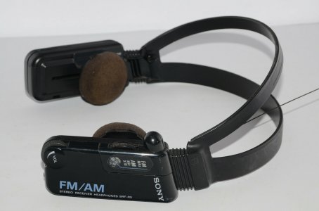 VTG-Sony-Walkman-Headphones-FM-AM-Stereo-Reciever-.jpg