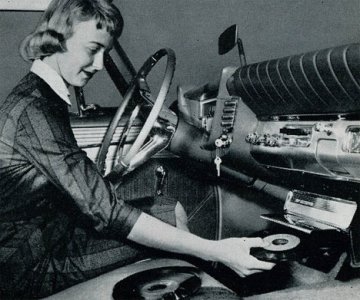 chrysler-car-record-player.jpg