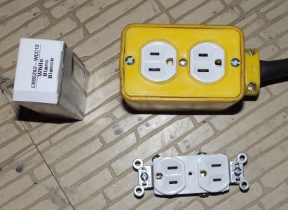 Woodhead box with P&S CRB5262 duplex outlet.JPG
