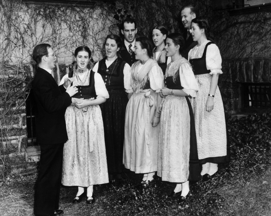 Trapp_Family_Singers_1941.JPG